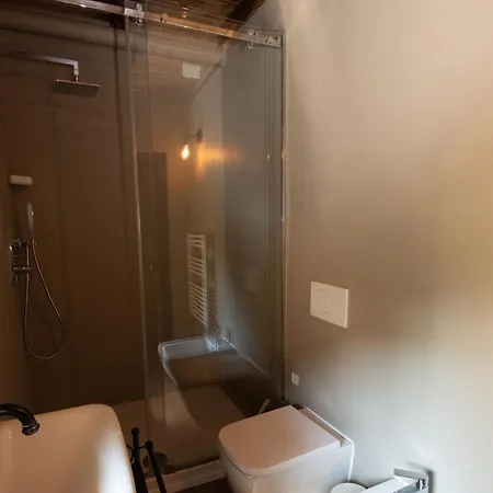 75 Mq For 5-6 P 100 M From The Apartmán